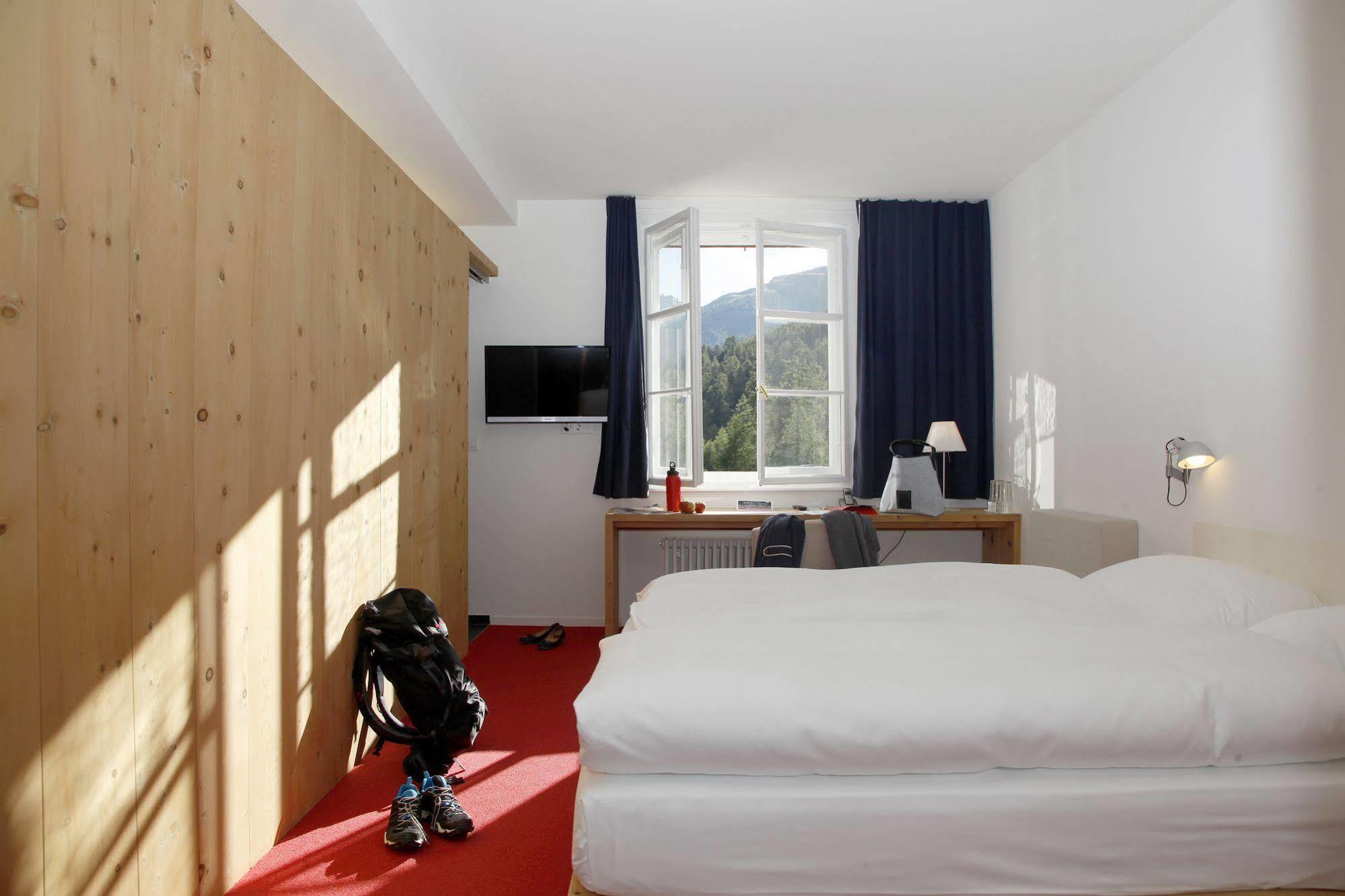 Hotel Castell Цуоц Экстерьер фото